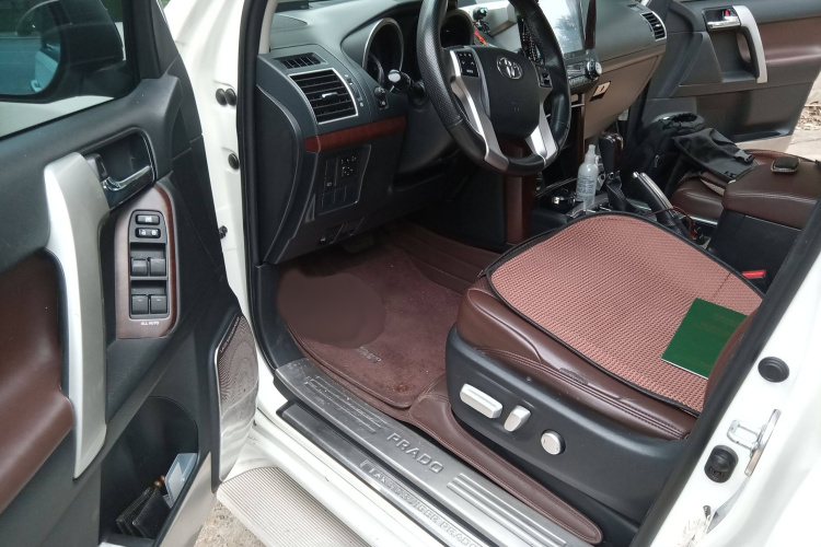 丰田 普拉多（平行进口）中控内饰7003