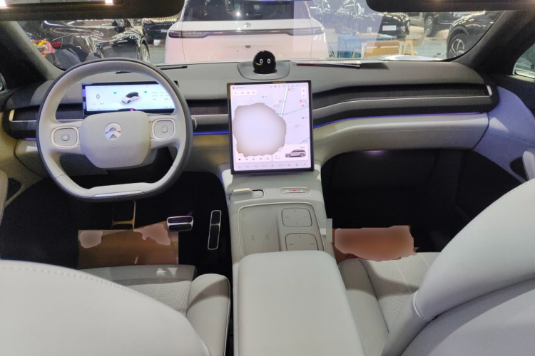 蔚来ES8 2024款 75kWh中控内饰7002