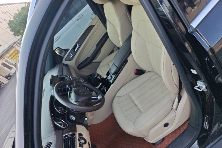 奔驰GLE 2017款 GLE 320 4MATIC 动感型中控内饰19