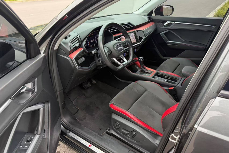 奥迪Q3 2020款 35 TFSI 时尚动感型中控内饰7004