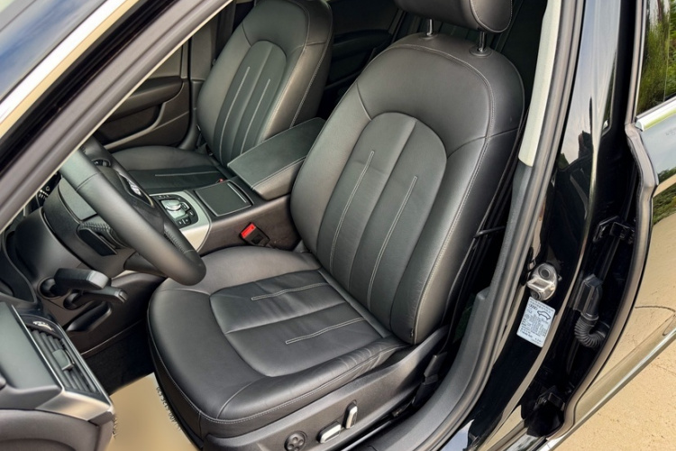 奥迪A6L 2018款 30周年年型 TFSI 进取型局部细节19