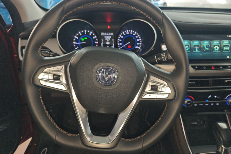 长安 逸动 2018款 高能版 1.6L GDI 自动争锋型 国V局部细节13