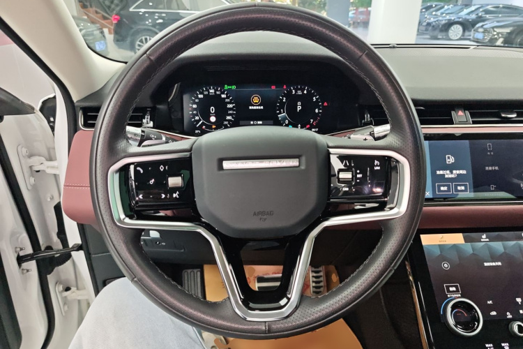 路虎 揽胜极光 2022款 极光L 249PS R-Dynamic 豪华版中控内饰13