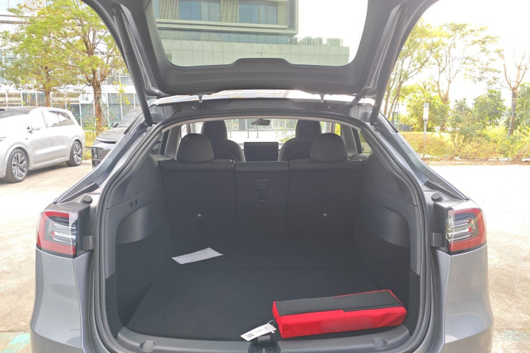 特斯拉 Model Y 2024款 Performance高性能版机舱底盘23