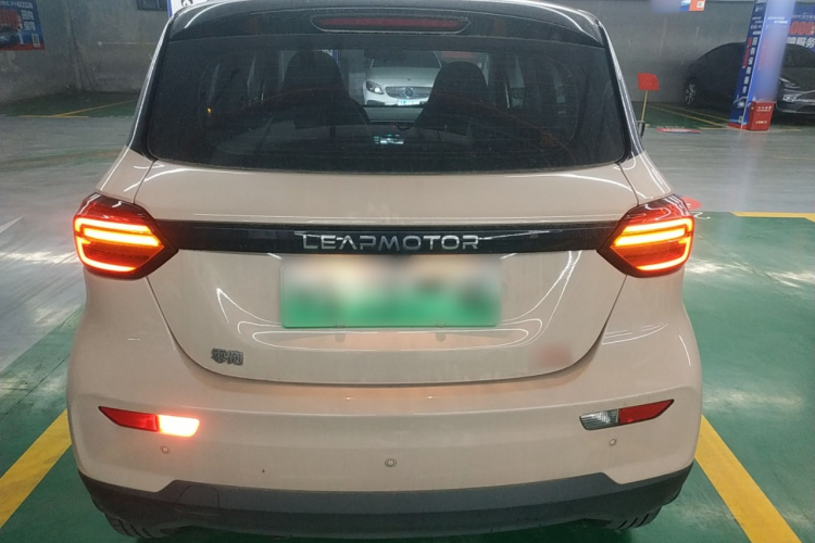 零跑汽车 零跑T03 2021款 400豪华版车身外观6