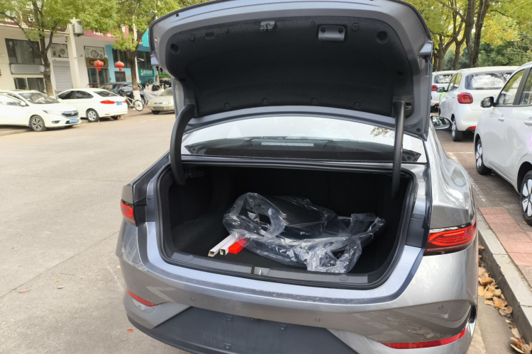 比亚迪 秦PLUS 2025款 DM-i 智驾版 55KM领先型机舱底盘23