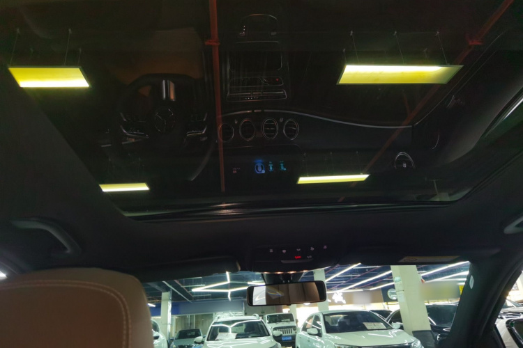 奔驰E级 2023款 改款 E 260 L 运动型局部细节22