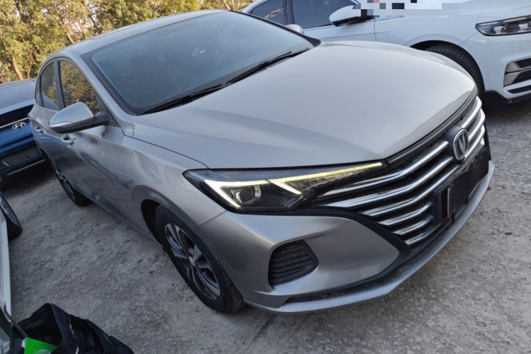 长安 逸动 2020款 PLUS 1.6L GDI 自动豪华型车身外观6002