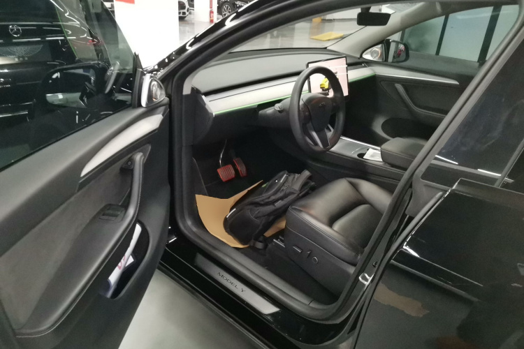 特斯拉 Model Y 2023款 后轮驱动版中控内饰20