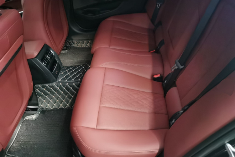 宝马3系 2023款 325Li M运动套装中控内饰7004