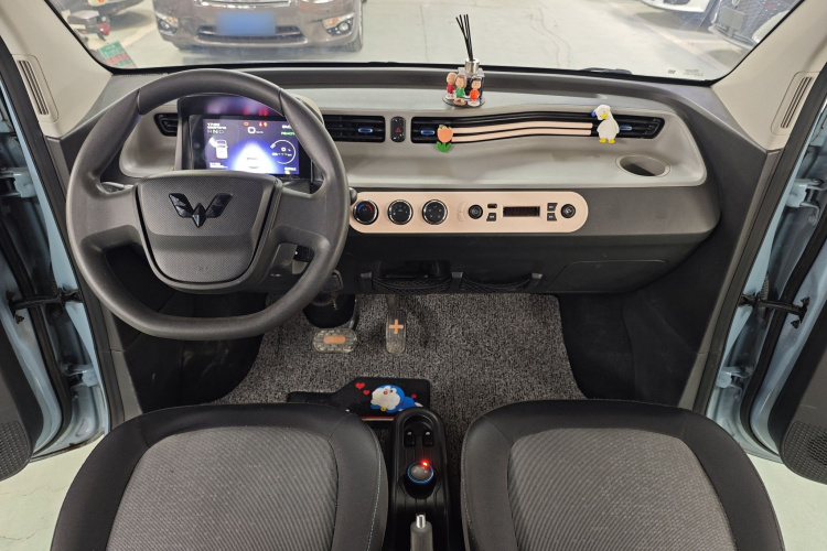 五菱汽车 宏光MINIEV 2020款 自在款 磷酸铁锂中控内饰7003