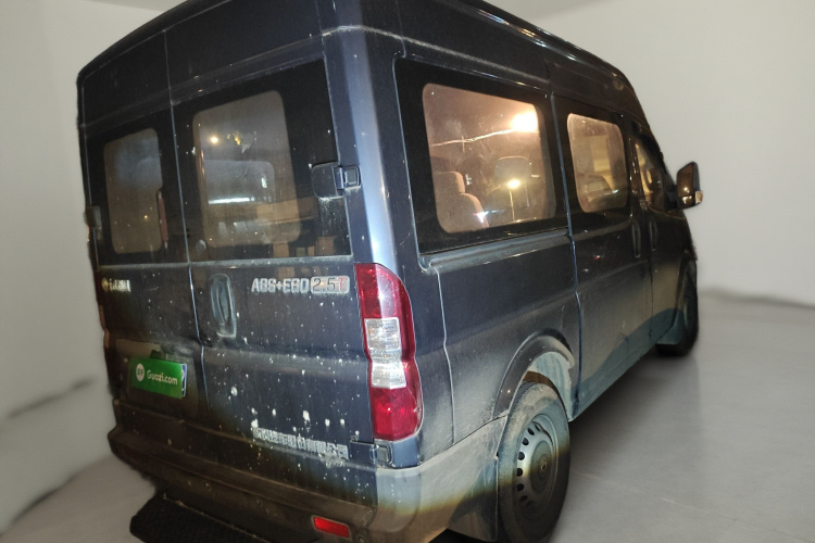 东风御风 御风 2016款 2.5T领运版御利宝短轴中顶国V ZD25车身外观7