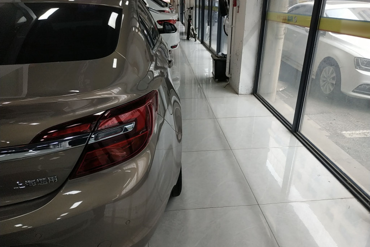 别克 君威 2015款 2.0L 领先时尚型车身外观9