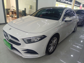 奔驰A级 2021款 A 200 L 运动轿车时尚型