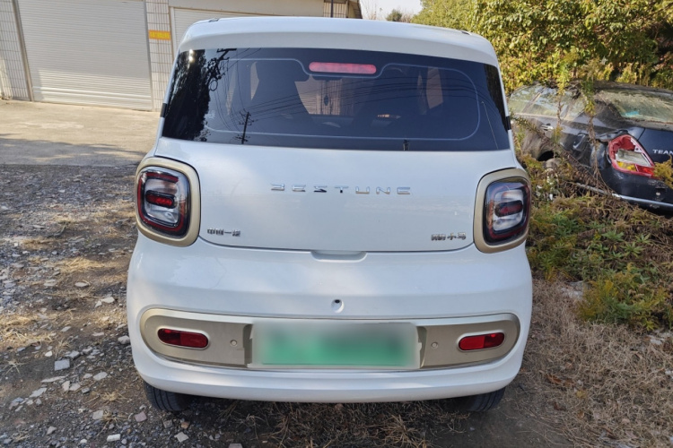 奔腾小马 2025款 222km 闪电马车身外观6