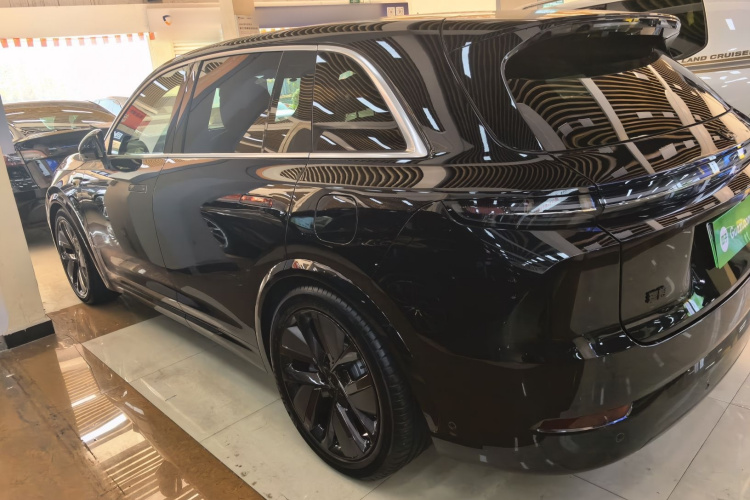 理想汽车 理想L7 2025款 Max 智能焕新版车身外观4