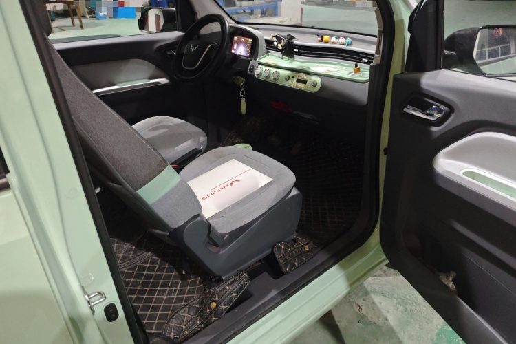 五菱汽车 宏光MINIEV 2021款 马卡龙时尚款 三元锂局部细节9005