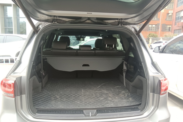 奔驰EQB 2022款 EQB 350 4MATIC 首发特别版机舱底盘23