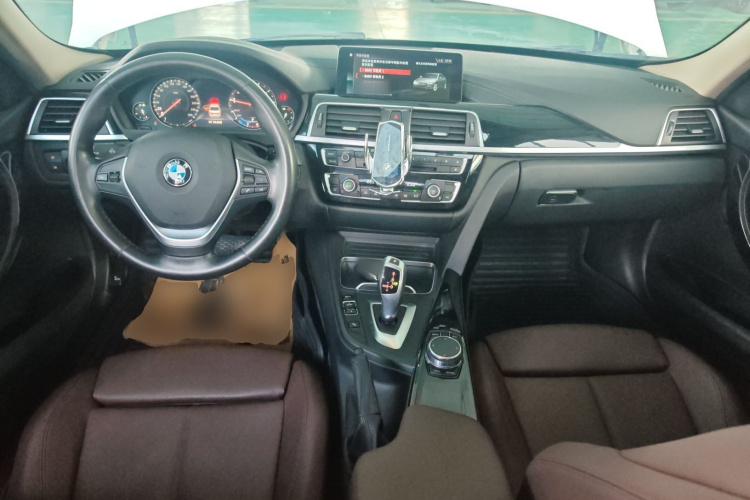 宝马3系 2019款 320Li 时尚型中控内饰7002