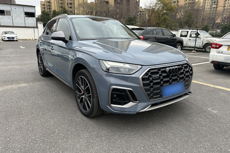 奥迪Q5L 2022款 40T RS套件燃速型车身外观6002