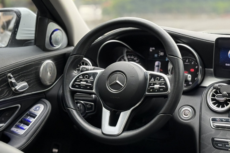 奔驰C级 2019款 C 180 L 时尚型运动版车身外观6004