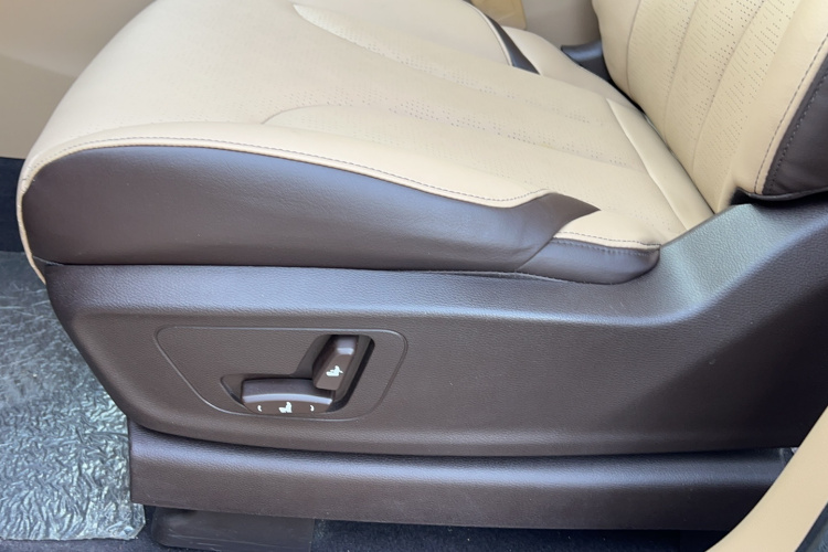 宝骏730 2017款 1.8L iAMT豪华型 7座局部细节9002