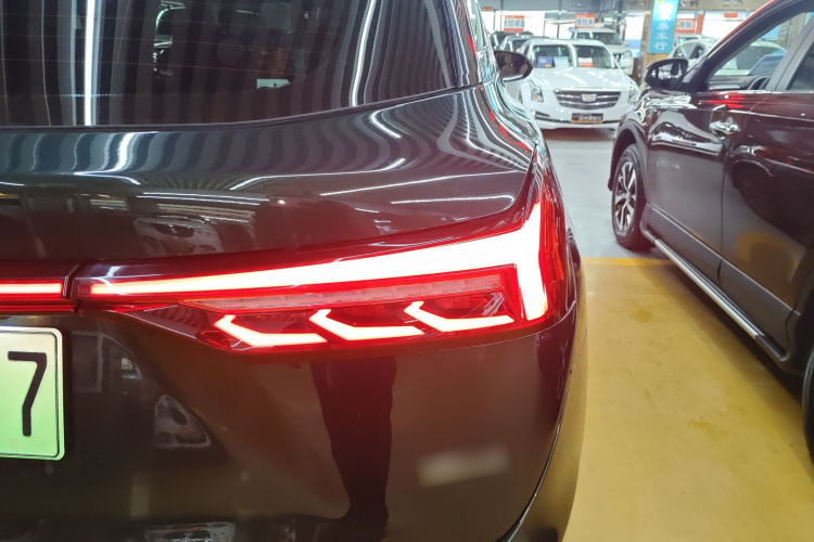 蓝电E5 PLUS 2025款 165km 长续航版 7座车身外观9