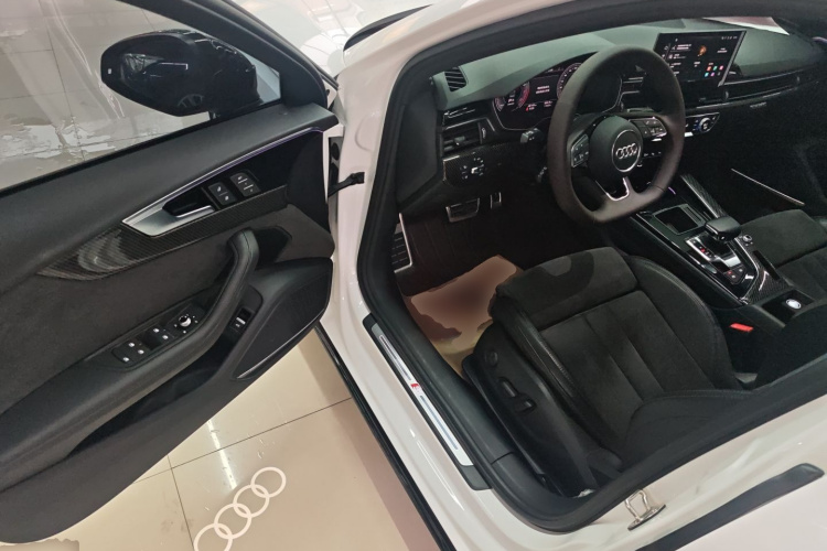 奥迪A4L 2023款 45 TFSI quattro 臻选动感型中控内饰20