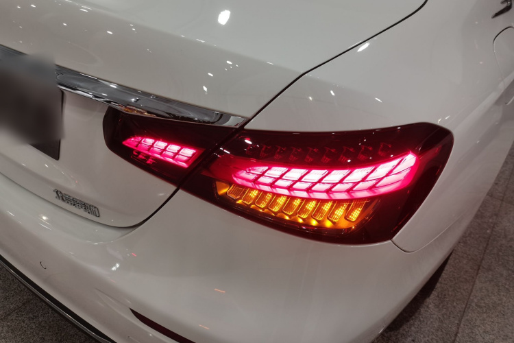 奔驰E级 2023款 E 260 L车身外观6006