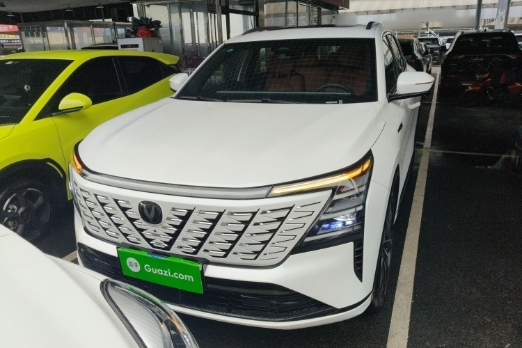 长安CS75 PLUS 2025款 第四代 UItra 2.0T 新蓝鲸 智慧劲擎型车身外观2