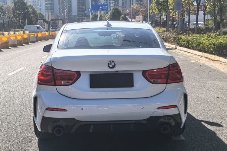 宝马1系 2021款 125i M运动曜夜版车身外观6004