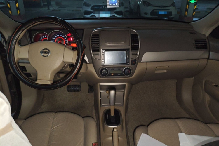 日产 轩逸 2012款 经典 1.6XL 自动豪华版中控内饰7002