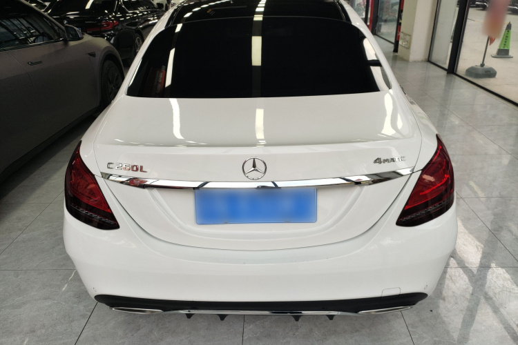 奔驰C级 2019款 改款 C 260 L 4MATIC 运动版车身外观6