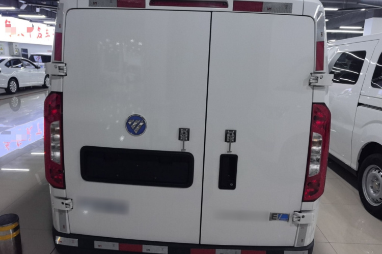 福田 智蓝精灵E7 2024款 改款 纯电动厢式运输车 平顶2座 亿纬锂能46.36kWh车身外观6004