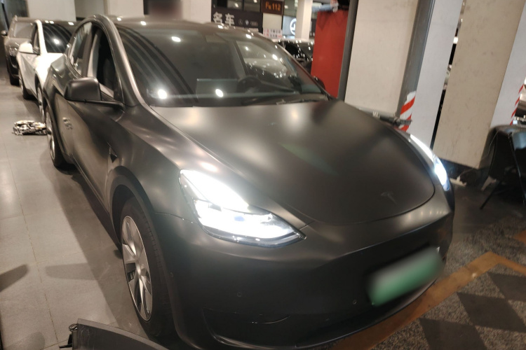 特斯拉 Model Y 2022款 后轮驱动版车身外观3