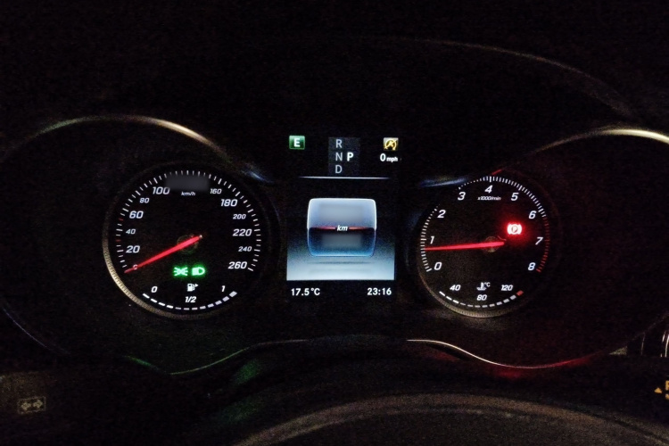 奔驰C级 2017款 改款 C 200 L 运动版局部细节14