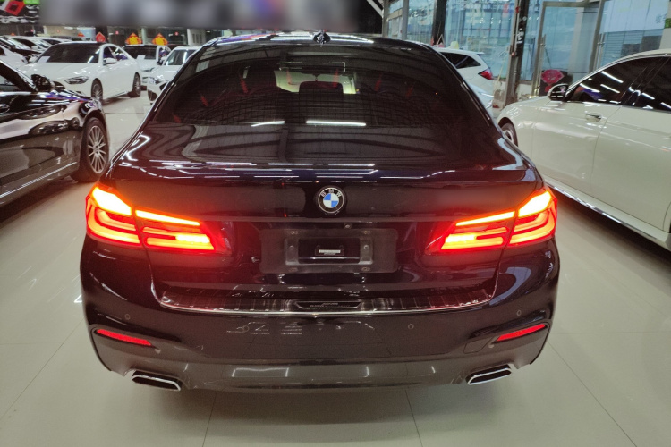 宝马5系 2018款 改款 530Li 领先型 M运动套装车身外观6