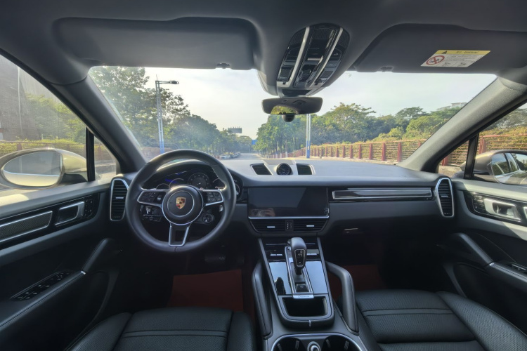 保时捷 Cayenne新能源 2019款 Cayenne E-Hybrid 2.0T中控内饰7008