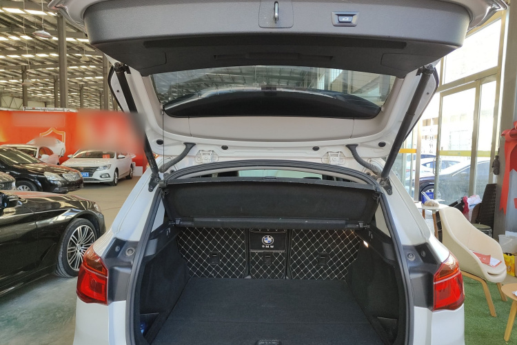 宝马X1 2019款 sDrive20Li 领先型机舱底盘23