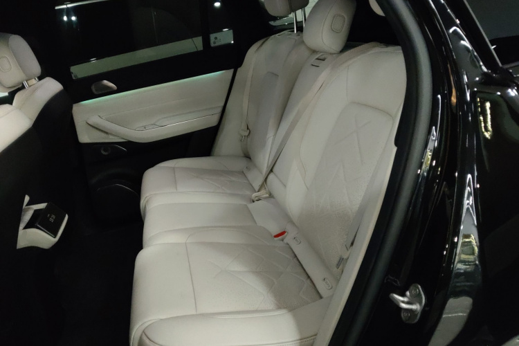 蔚来ES7 2022款 100kWh中控内饰21