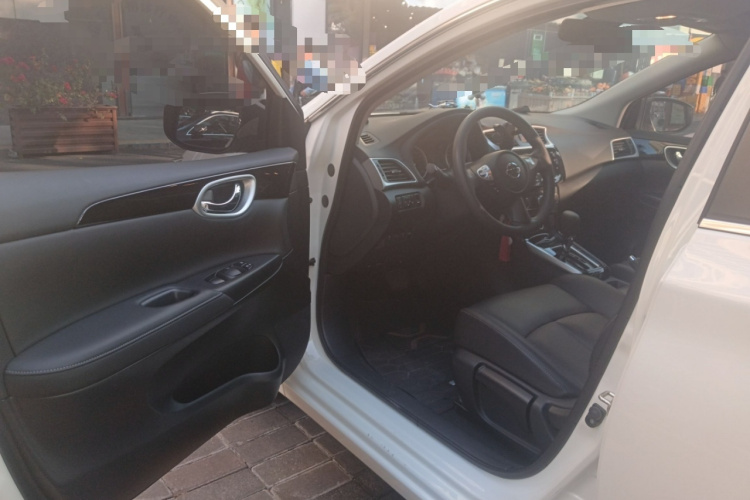 日产 轩逸 2022款 经典 1.6XL CVT豪华版中控内饰7003