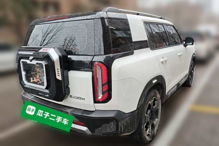 北京越野 北京BJ30 2024款 1.5T 魔核电驱进阶版车身外观7