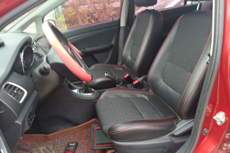 凯翼C3R 2015款 1.5L 手动黄钻版局部细节19