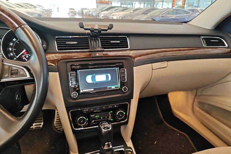 斯柯达 速派 2013款 2.0TSI DSG尊仕版中控内饰7002