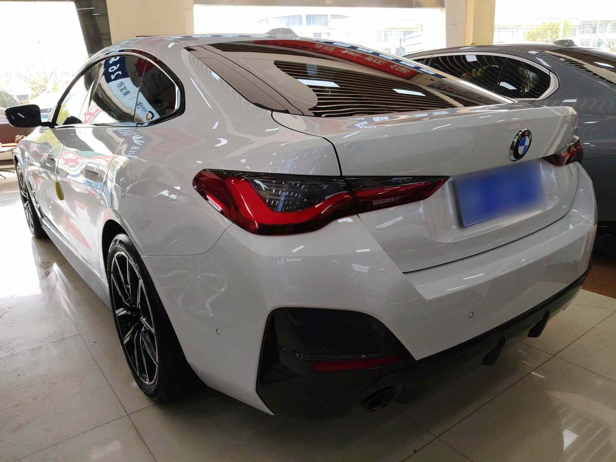 宝马4系 2023款 425i Gran Coupe M运动曜夜套装(3)