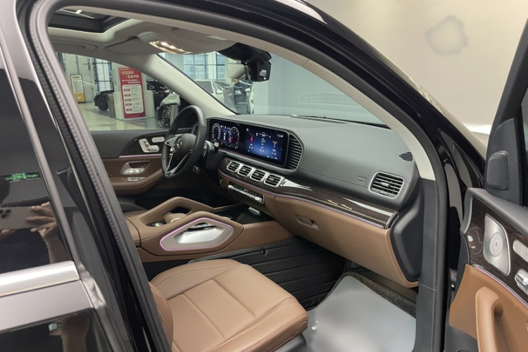 奔驰GLE 2024款 GLE 350 4MATIC 时尚型中控内饰7006