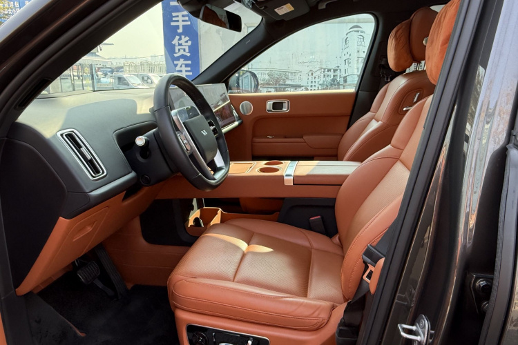 理想汽车 理想L8 2023款 Air中控内饰7003