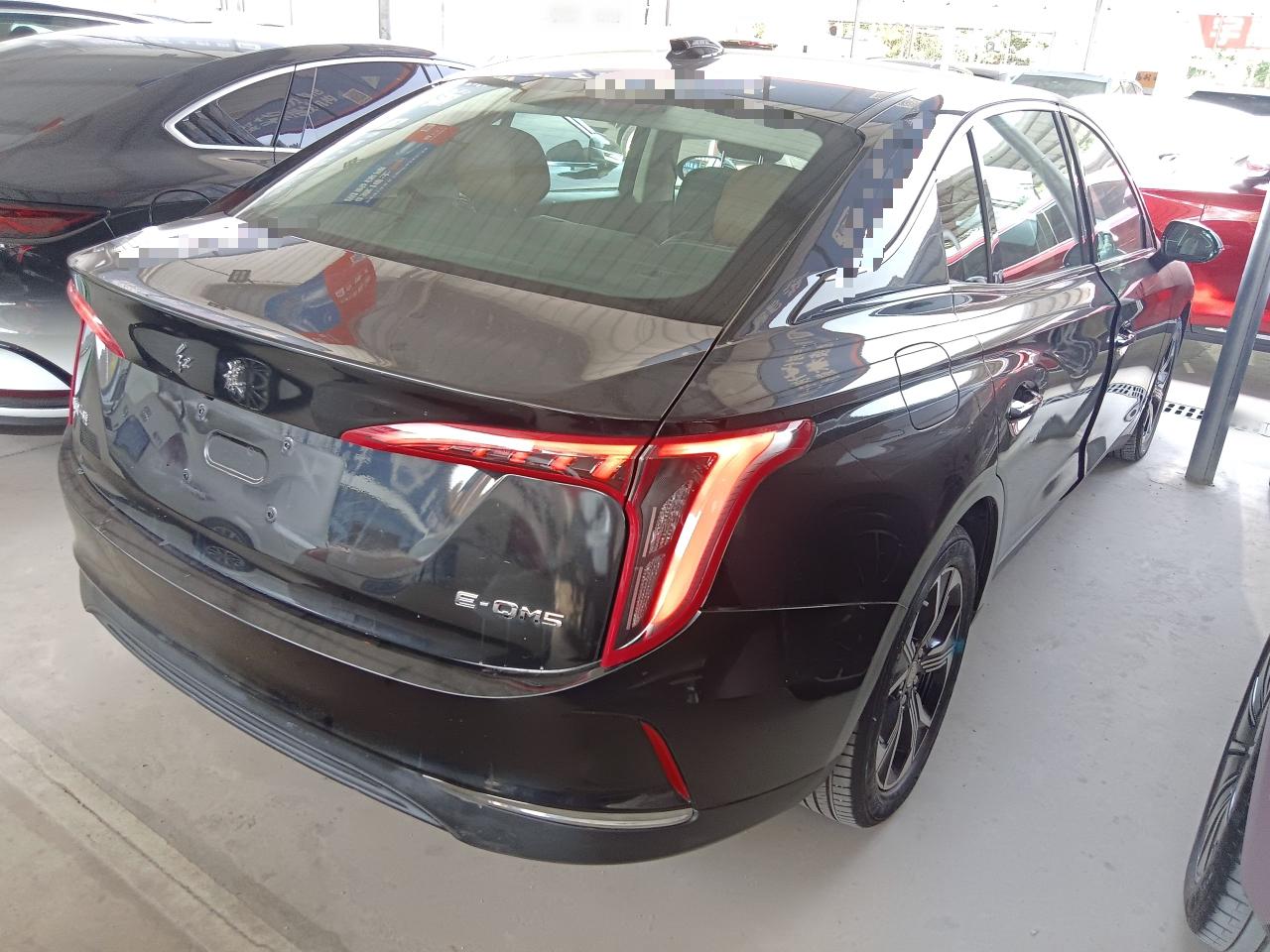 红旗E-QM5 2021款 充电 T3版 4座