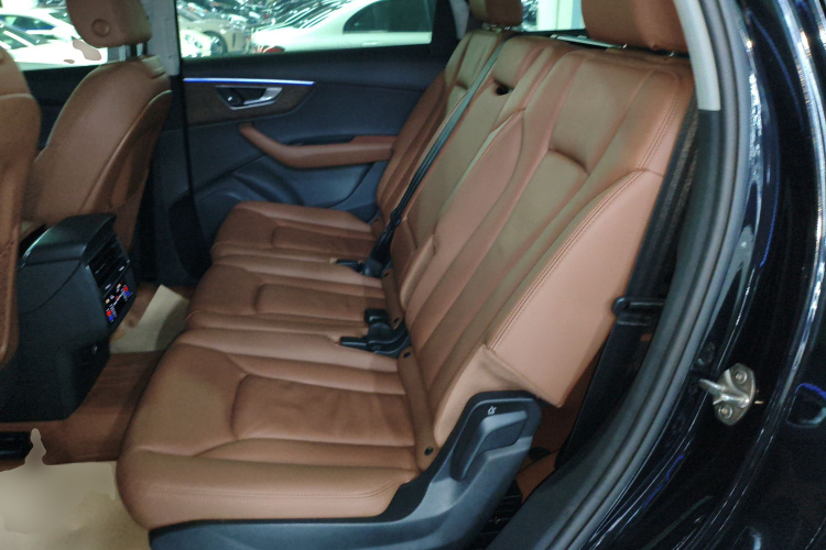 奥迪Q7 2021款 45 TFSI quattro S line运动型中控内饰21