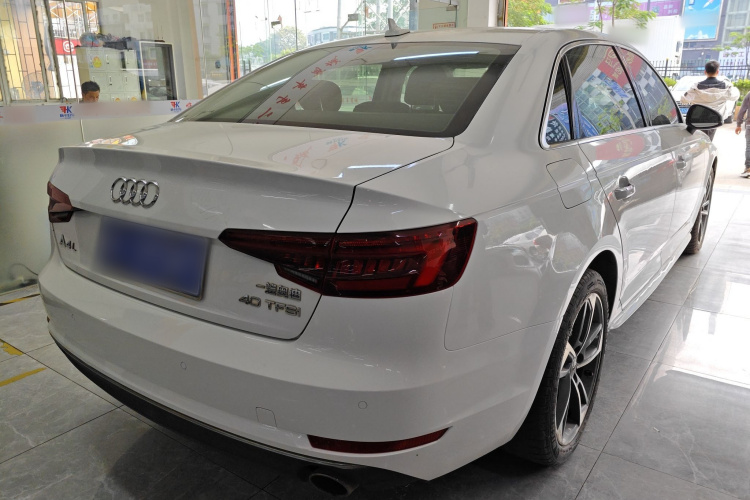 奥迪A4L 2018款 30周年年型 40 TFSI 进取型车身外观7